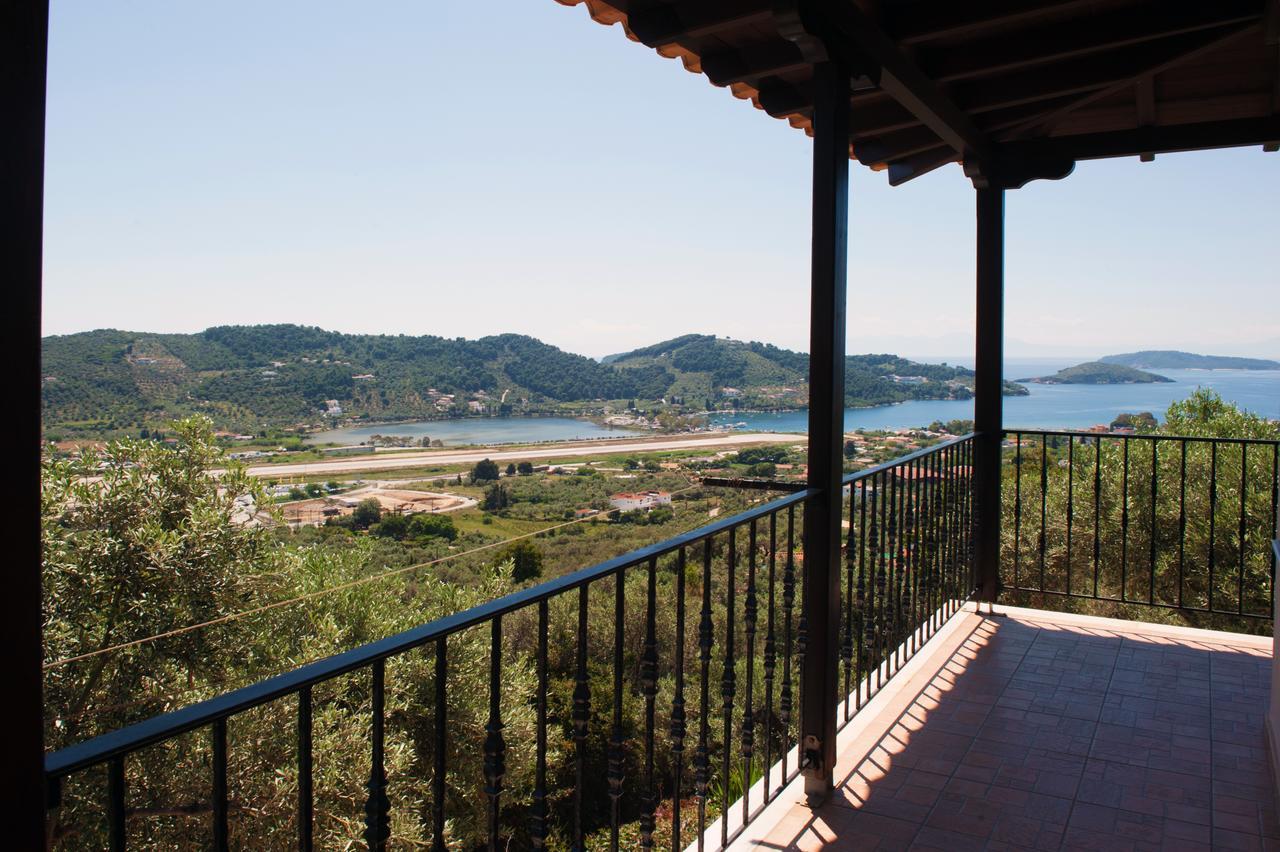 Apartments Villa L&M Skiathos Kalivia  Exterior photo